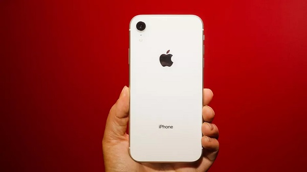 Review iPhone XR trắng có nên mua ở thời điểm hiện tại?