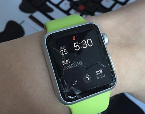 apple watch bị trầy xước