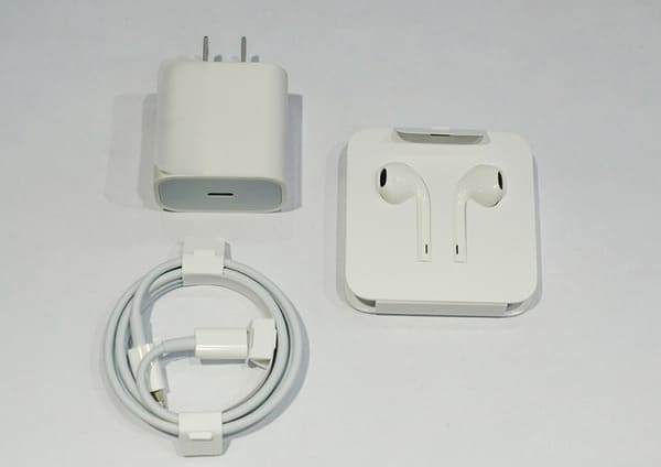 mo-hop-iphone-11-pro-max_1610592588 iPhone 11 Pro Max mở hộp