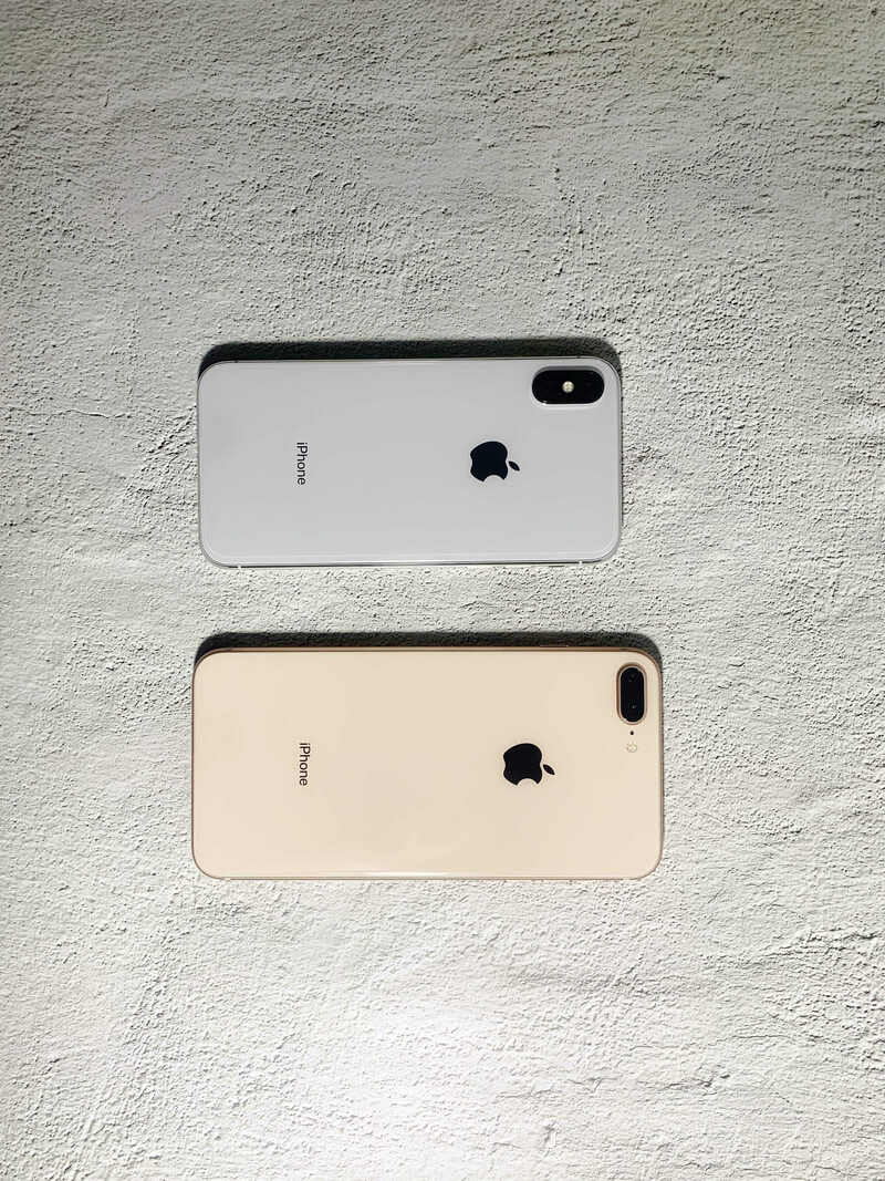 so sánh mặt sau iphone 8plus và x