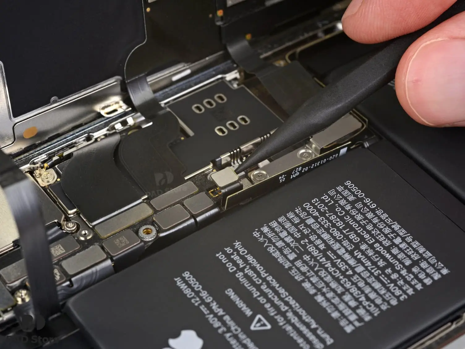 thay_pin_iphone_xs_max_chinh_hang_3_1625738684