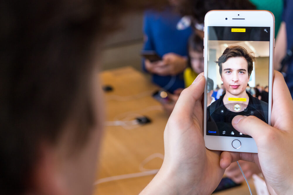 tren-tay-iphone-7-plus_1582613679 review ip 7 plus