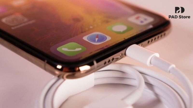 iPhone Xs Max của bạn trở nên nóng bất thường trong quá trình sạc cũng có thể là dấu hiệu cần thay cụm sạc
