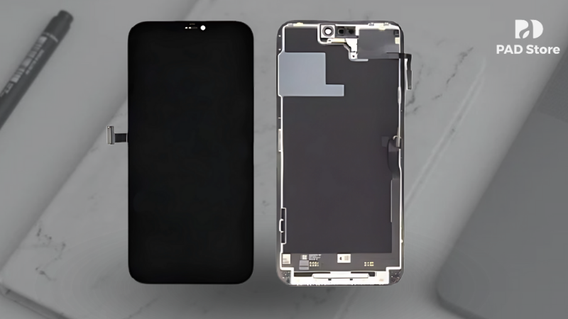 Tiếp nhận và kiểm tra máy là bước quan trọng nhất trong quy trình thay màn hình iPhone 13 tại PAD Store