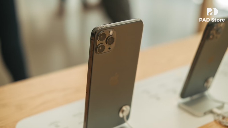 Khi bạn mang iPhone 11 Pro đến PAD Store, kỹ thuật viên sẽ tiến hành kiểm tra toàn diện thiết bị