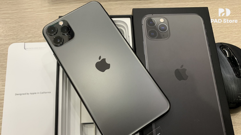 Kiểm tra và bàn giao là bước cuối cùng trong quy trình thay camera iPhone 11 Pro Max tại PAD Store
