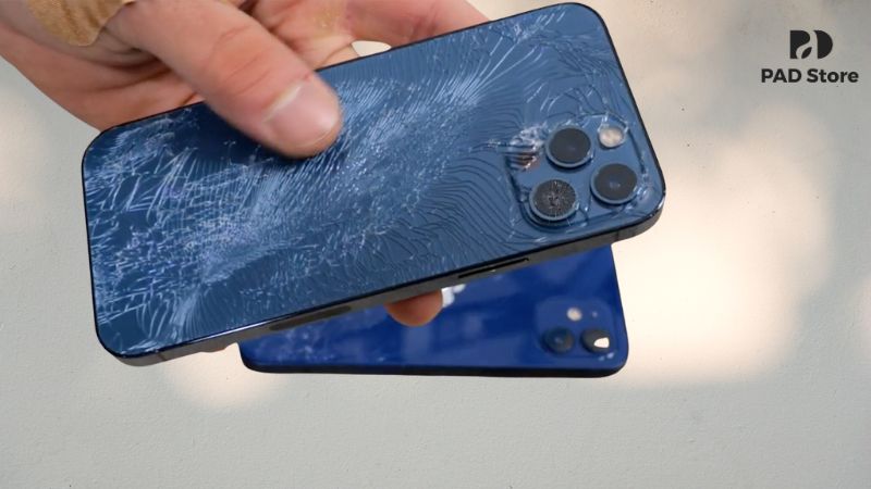 iPhone 12 Pro dù được bảo vệ bởi kính cường lực, nhưng tác động vật lý mạnh vẫn có thể gây nứt vỡ.