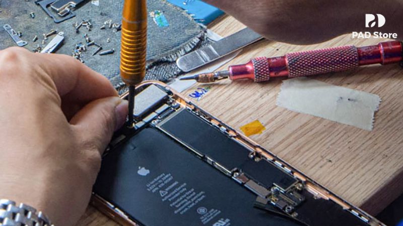 Quy trình thay camera chuyên nghiệp và nhanh chóng tại PAD Store.