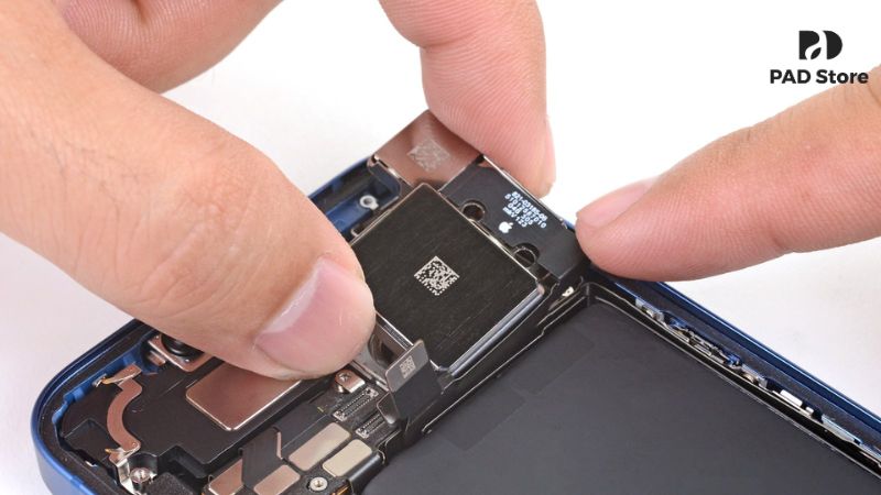 Dịch vụ thay camera iPhone 13 tại PAD Store được bảo hành lên đến 12 tháng.