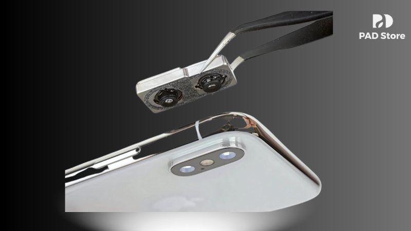 Nếu khách hàng đồng ý, kỹ thuật viên sẽ tiến hành thay camera iPhone X mới.