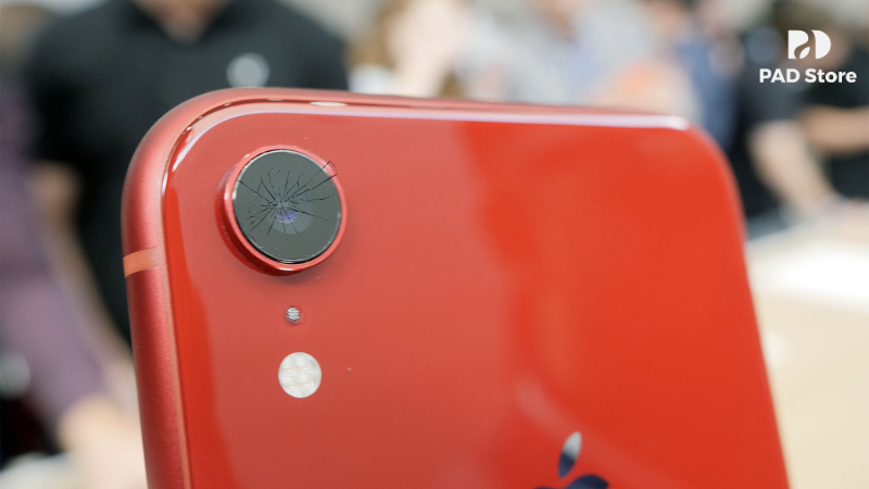Camera iphone Xr bị nứt, vỡ gây khó chịu cho người dùng