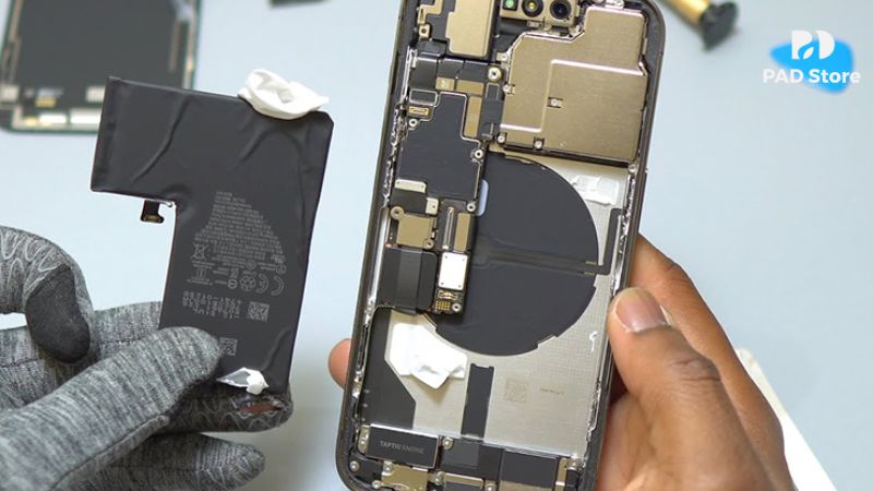 Để đảm bảo chất lượng thay cụm sạc iPhone 14 Pro Max, bạn cần lựa chọn địa chỉ uy tín dựa trên những tiêu chí quan trọng