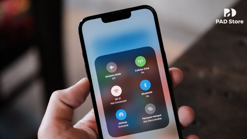 Tắt các kết nối này khi không dùng từ Control Center, chỉ bật lại khi cần kết nối