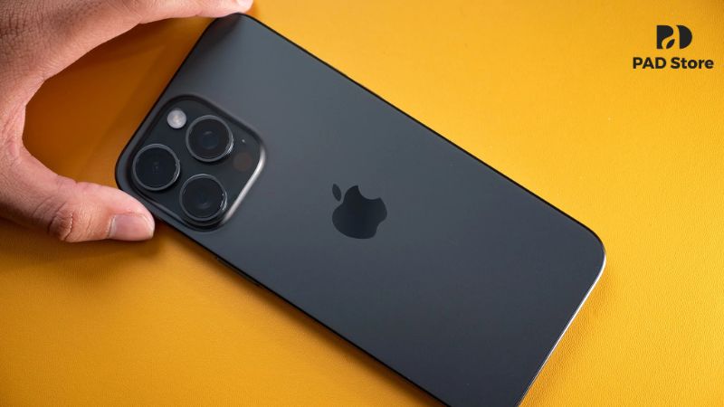 Ảnh hay video từ iPhone 15 Pro Max xuất hiện các vệt màu lạ, đốm đen li ti, hoặc nhiễu hạt