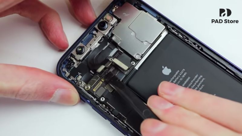 Sau vài tiếng hoặc thậm chí chỉ sau một cuộc gọi dài, phần trăm pin đã giảm đáng kể