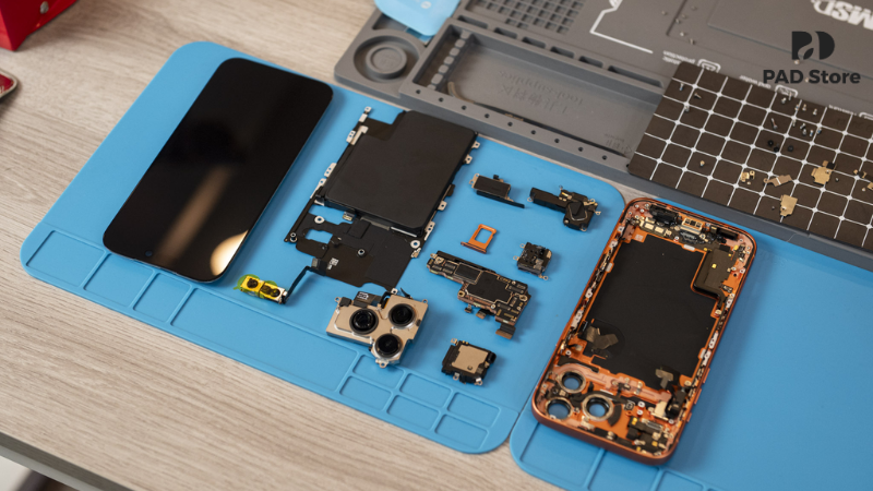 Kỹ thuật viên tay nghề cao sửa chữa sẽ không gây ảnh hưởng đến các chi tiết phần cứng