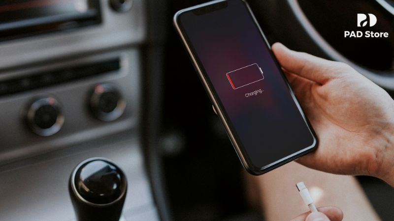 Sạc lâu, hết nhanh, tự tắt bất thường là một trong những dấu hiệu nên đi thay pin iPhone