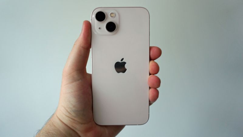iPhone 15 like new có kích thước vừa vặn nhưng vẫn sở hữu trọn vẹn các tính năng cao cấp