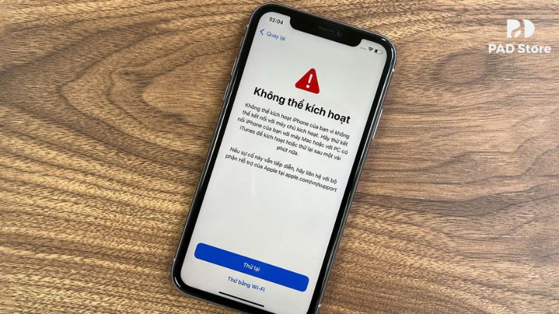 Mỗi khi iPhone được thiết lập lần đầu tiên hoặc sau khi khôi phục về cài đặt gốc, thiết bị cần kết nối đến máy chủ của Apple để hoàn tất quá trình xác thực danh tính