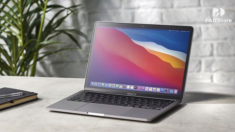 Cụm ống kính Macbook Pro M1 ghi hình tuy còn hạn chế nhưng vẫn đảm bảo khả năng kết nối hình ảnh ổn định trong sinh hoạt