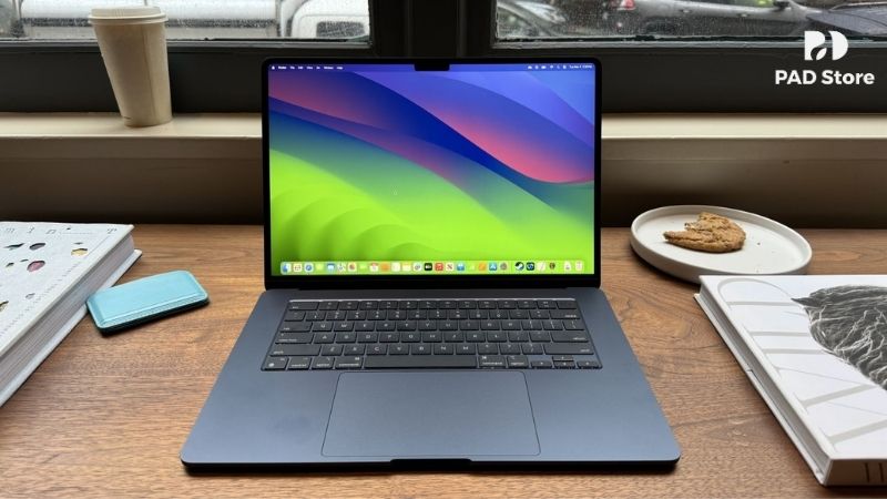 MacBook Air M2 mạnh hơn M1 khoảng 18% về hiệu năng CPU và khoảng 35% về hiệu năng GPU trong các tác vụ thực tế
