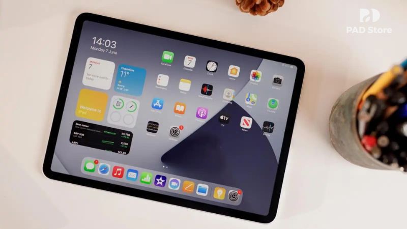 Khả năng biến hóa thành máy tính xách tay với hệ sinh thái phụ kiện Apple